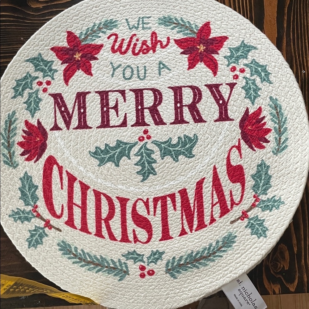 St. Nicholas Square 2 Round Braided Red and Green Merry Christmas Placemats - Picture 6 of 6